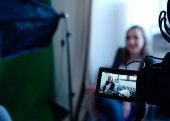 الهاكا: حضور النساء في الإعلام العمومي لا يرقى إلى مستوى التطلعات