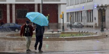 نشرة إنذارية.. أمطار قوية وتساقطات ثلجية مرتقبة بعدة مناطق مغربية