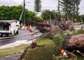 إعصار ألفريد يحرم نحو 330 ألف منزل من الكهرباء في أستراليا