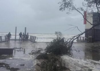 أكثر من 120 ألف منزل في أستراليا بدون كهرباء بسبب الإعصار ألفريد