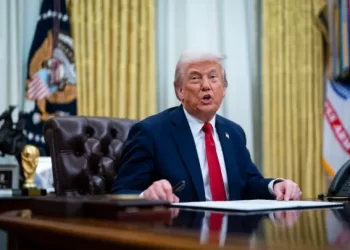 ترامب: “الناس يطلبون” مني الترشح لولاية ثالثة