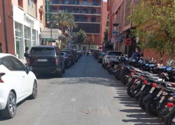 فوضى عارمة لـ”الكارديانات” بأزقة في قلب جليز والجهات المعنية “في دار غفلون”