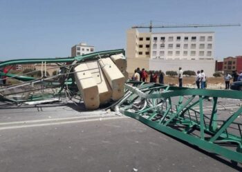 مصرع شخصين في حادث سقوط رافعة ضخمة داخل ورش بالجرف الأصفر