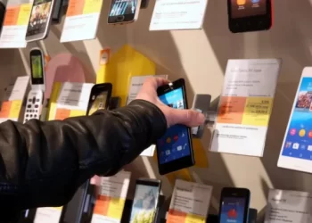 واشنطن تقرّر إعفاء الهواتف الذكية والحواسيب من الرسوم الجمركية