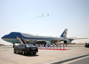 واشنطن تقبل طائرة قطر الفاخرة لخدمة ترامب