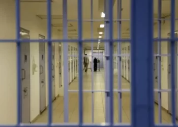 فرنسا.. السجن 20 سنة لطبيب اعتدى على 299 طفلا