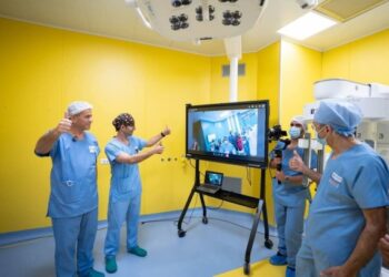 نجاح أول عملية جراحية عن بعد باستخدام الروبوت بالمغرب