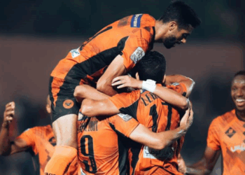 نهضة بركان أمام فرصة لكتابة التاريخ في نهائي كأس “الكاف”