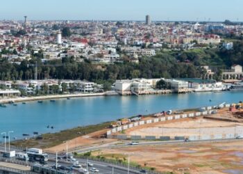 تطوير وادي أبي رقراق ينزع ملكية مصممة شهيرة وابنتها