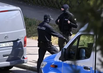 الشرطة الألمانية تقتل رجلاً أطلق النار على ضباط ومارة