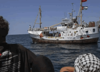 الجيش الاسرائيلي يقتاد سفينة “حنظلة” إلى ميناء أشدود