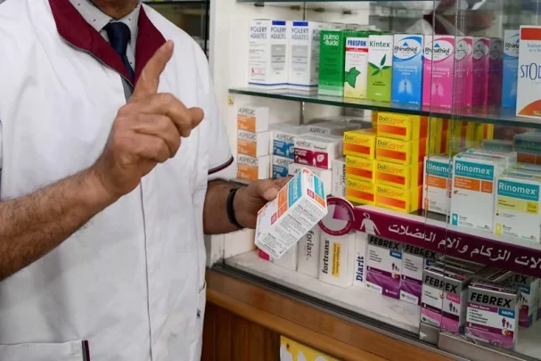 التهراوي يجتمع بنقابات الصيادلة لمناقشة أثمنة الأدوية