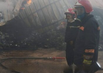 النيران تلتهم مستودع للحفاضات بالشماعية + صور