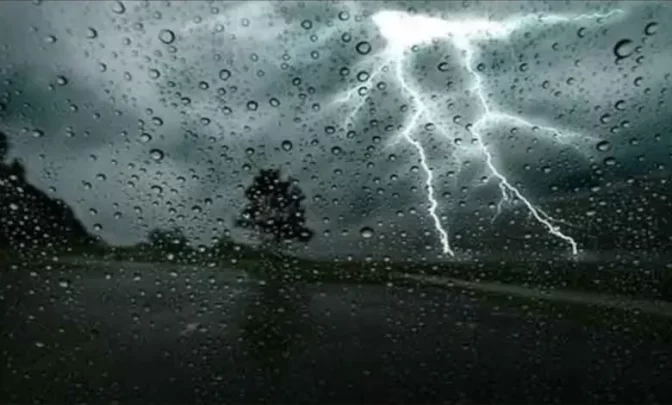 نشرة إنذارية: زخات رعدية وهبات رياح اليوم الأحد بعدة مناطق