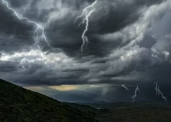 نشرة إنذارية.. زخات رعدية مرتقبة بعدد من المناطق المغربية