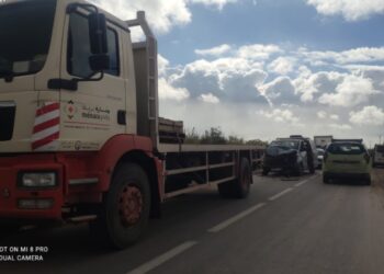 خسائر فادحة جراء حادثة سير بين سيارة للنقل و شاحنة تابعة لـ”منارة بريفا”