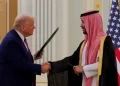 ترامب يعلن السعودية “حليفا رئيسيا” من خارج حلف شمال الأطلسي