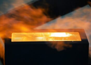 انخفاض أسعار الذهب مع توخي المستثمرين الحذر قبيل صدور بيانات أمريكية