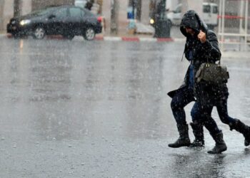 الأرصاد الجوية تحذر من اضطرابات قوية وتنصح بتجنب الأودية والمنحدرات