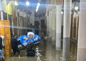 استنفار للسلطات لإجلاء الساكنة..القصر الكبير تختنق تحت ضغط المياه