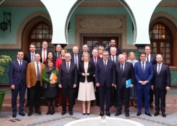 أخنوش يستقبل وفدا برلمانيا فرنسيا