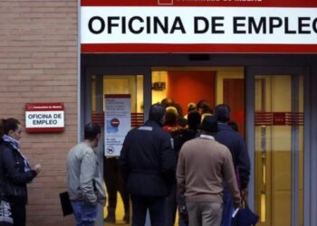 إسبانيا تعتزم تسوية أوضاع 500 ألف مهاجر غير نظامي