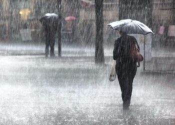 الأرصاد تحذر من رياح عاصفية وأمطار قوية وثلوج بعدة مناطق مغربية