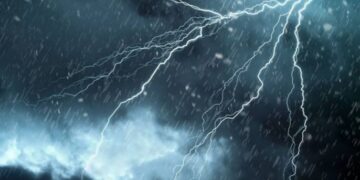 نشرة إنذارية.. رياح عاصفية وتساقطات ثلجية ومطرية وطقس بارد بعدد من مناطق المملكة