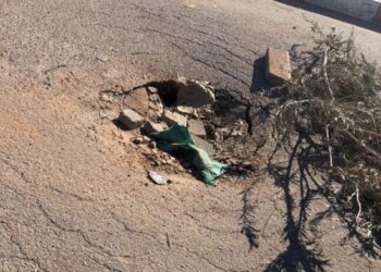 حفرة تتحول الى مصدر خطر يهدد سلامة مستعملي الطريق بحي تاركة بمراكش