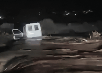 السيول تجرف سيارتين وتخلف ضحايا ومفقودين بتطوان