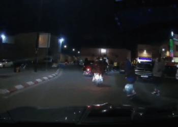 بالڤيديو.. محتالة تفتعل حادثة سير وهمية لابتزاز سائق سيارة بمراكش