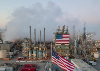 كوبا تحمي الخدمات الأساسية مع تحرك أمريكا لقطع إمدادات النفط