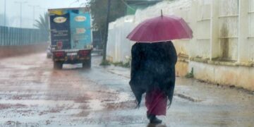 نشرة إنذارية حمراء.. ثلوج وأمطار ورياح قوية بعدد من مناطق المملكة