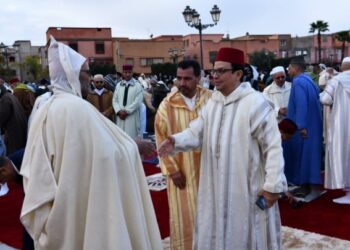 عامل إقليم الرحامنة يؤدي صلاة عيد الفطر وسط أجواء إيمانية بابن جرير