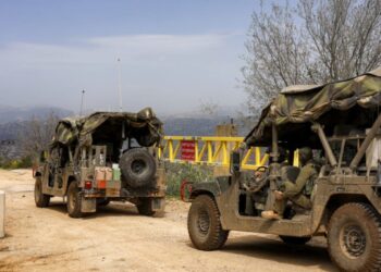 رئيس الوزراء الإسرائيلي يأمر الجيش بتوسيع المنطقة العازلة في لبنان