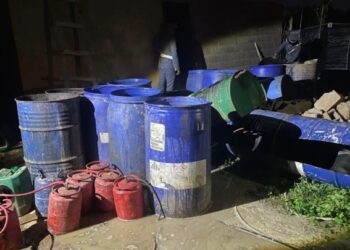 تفكيك معمل سري لتقطير “ماحيا” وحجز أطنان من المواد المخمرة بقلعة السراغنة