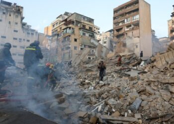 غارات أمريكية وإسرائيلية على مناطق في أنحاء إيران