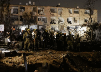 أكثر من 120 جريحًا في ضربات صاروخية إيرانية على مواقع إسرائيلية