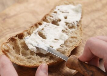 وزير الفلاحة  يؤكد سلامة الجبن المتداول في الأسواق المغربية