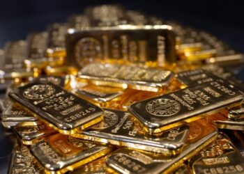 أسعار الذهب تهبط مع ترقب مسار المفاوضات بين واشنطن وطهران