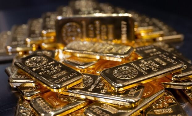 أسعار الذهب تهبط مع ترقب مسار المفاوضات بين واشنطن وطهران