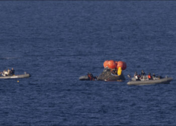 طاقم “أرتميس 2” يعود إلى الأرض بعد رحلة 10 أيام حول القمر