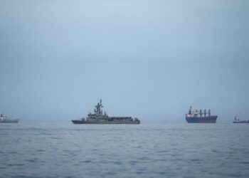 فايننشال تايمز: أوروبا تعد خطة من ثلاث مراحل لقمة هرمز