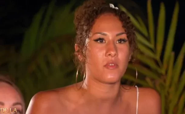 نجمة برنامج “L’île de la Tentation” تتورط في محاولة تهريب الشيرا عبر مطار مراكش