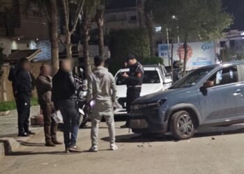 بداخلها مشروبات كحولية.. حادثة سير بسيارة الدولة تهز مدينة فاس