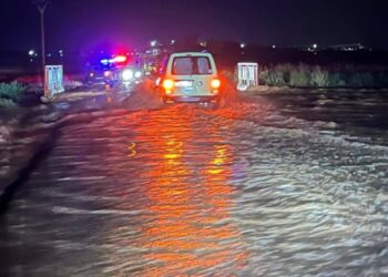 فيضان قوي يقطع الطريق بين واركي والصهريج بإقليم قلعة السراغنة +صور