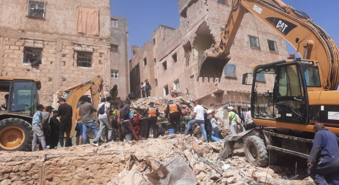 بالڤيديو.. تواصل عمليات البحث تحت أنقاض العمارة المنهارة بفاس