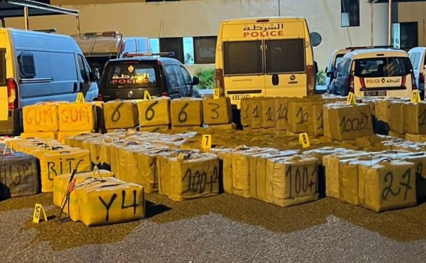 تنسيق أمني يقود لإحباط محاولة تهريب 8 أطنان من الشيرا بنواحي بوجدور