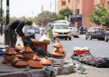 انتعاش المهن الموسمية الصغيرة بأحياء مدينة مراكش بمناسبة عيد الأضحى