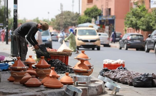 انتعاش المهن الموسمية الصغيرة بأحياء مدينة مراكش بمناسبة عيد الأضحى